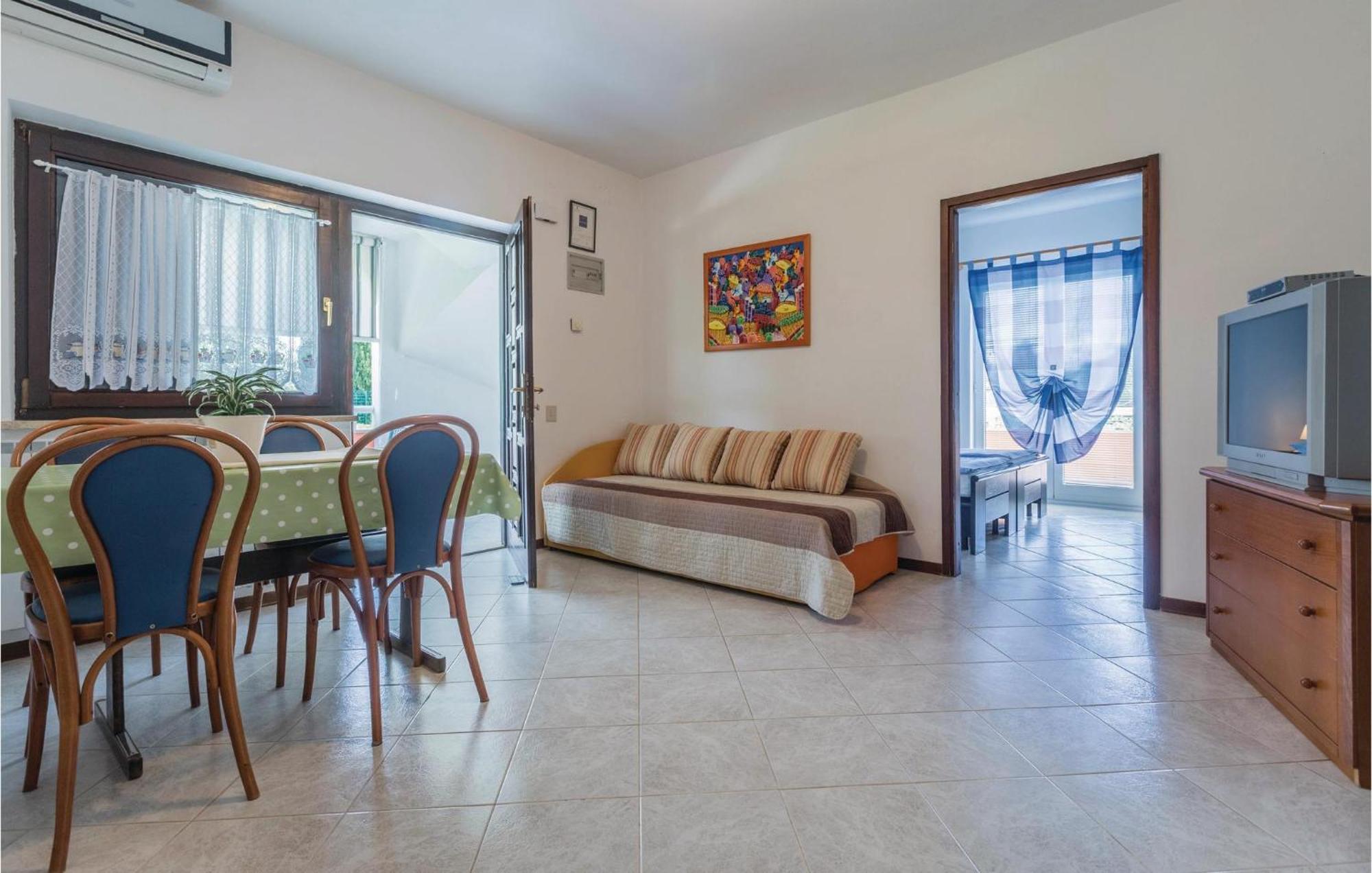 2 Bedroom Beautiful Apartment In סבודרייה מראה חיצוני תמונה