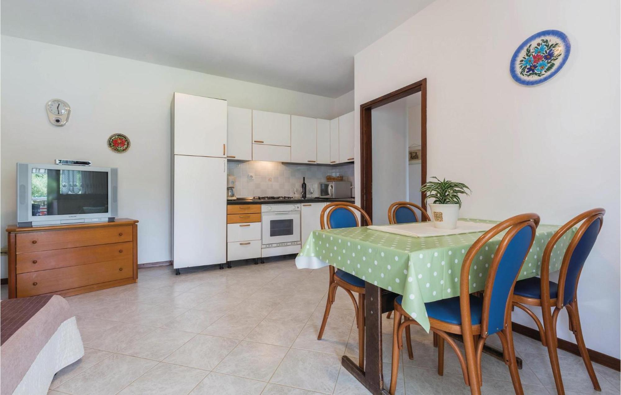 2 Bedroom Beautiful Apartment In סבודרייה מראה חיצוני תמונה