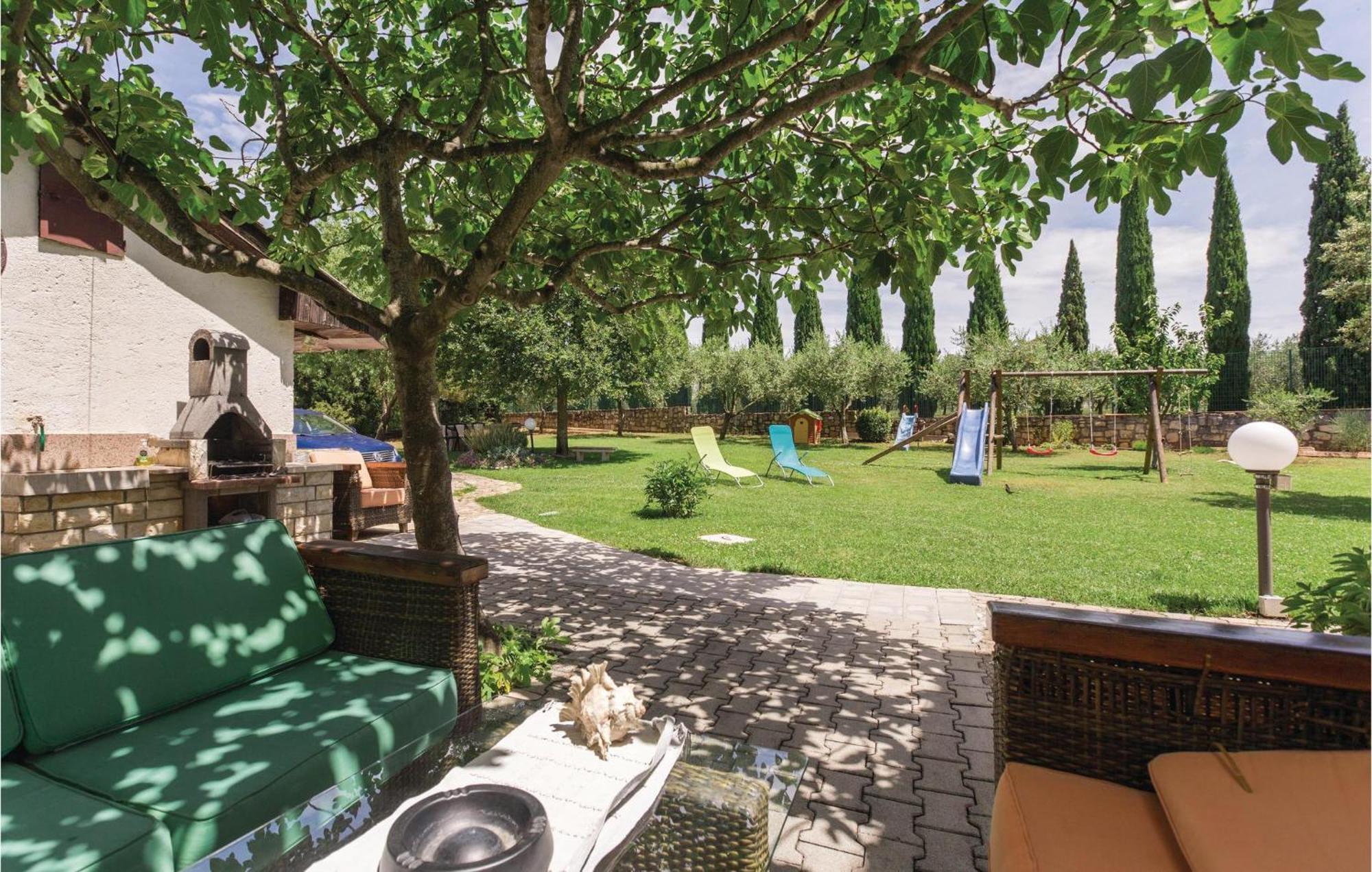 2 Bedroom Beautiful Apartment In סבודרייה מראה חיצוני תמונה