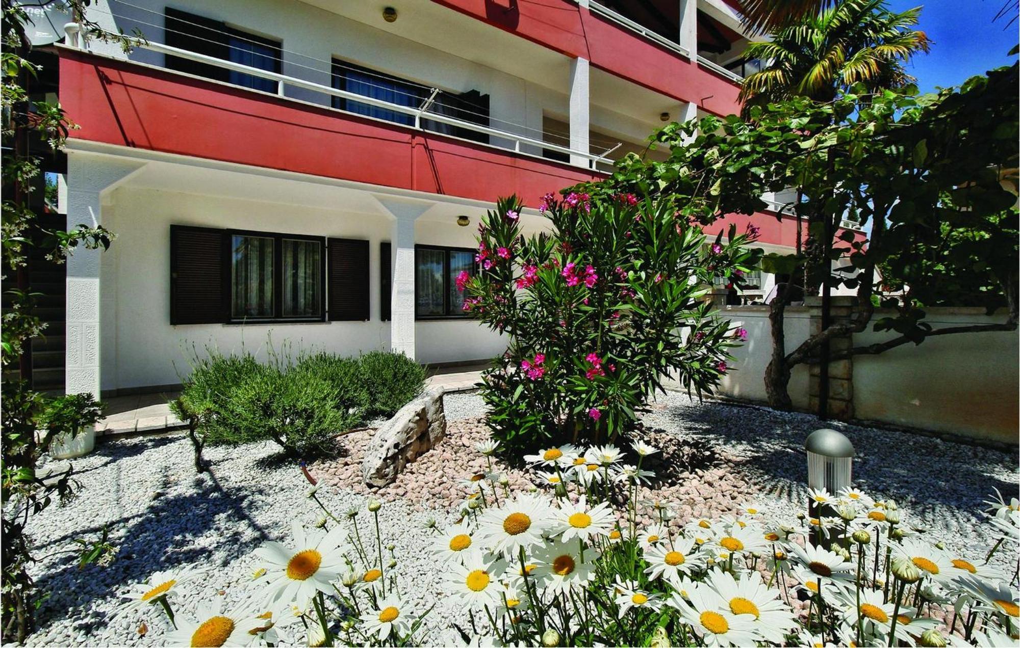 2 Bedroom Beautiful Apartment In סבודרייה מראה חיצוני תמונה